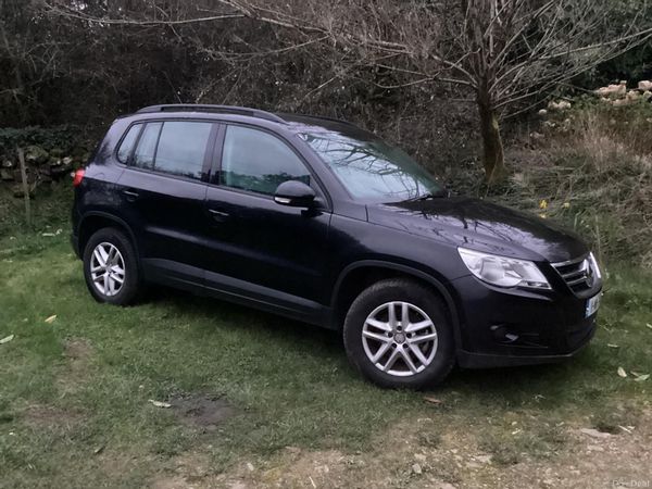 Volkswagen Tiguan SUV, Diesel, 2011, Black