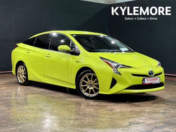 Toyota Prius Hatchback, Petrol Hybrid, 2019, Yellow