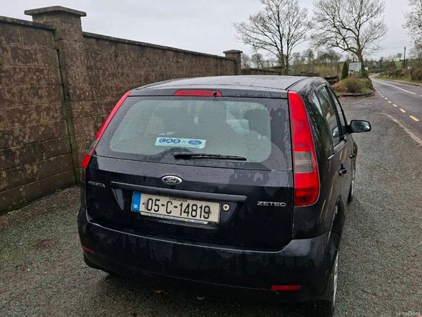Ford Fiesta Hatchback, Petrol, 2005, Black