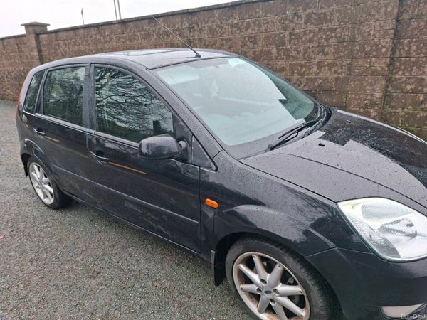 Ford Fiesta Hatchback, Petrol, 2005, Black