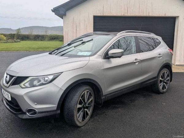 Nissan Qashqai Hatchback, Diesel, 2016, Silver