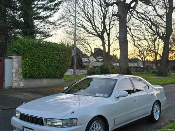 Toyota Cresta Saloon, Petrol, 1995, White