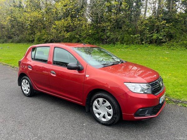 Dacia Sandero Hatchback, Petrol, 2018, Red