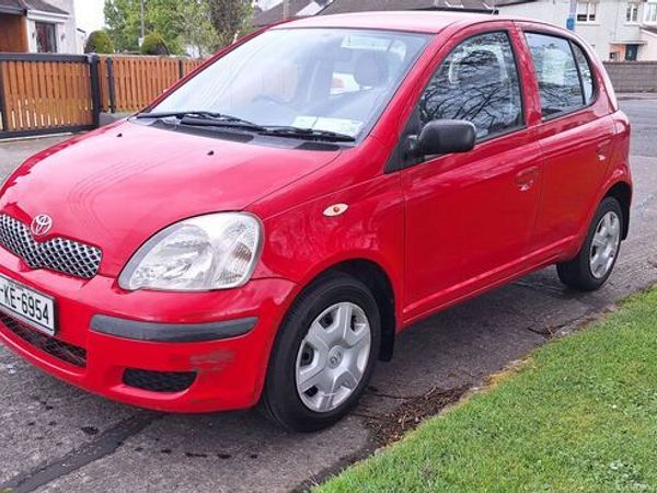 Toyota Yaris Hatchback, Petrol, 2003, Red