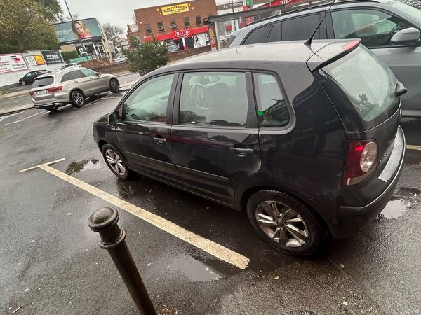 Volkswagen Polo Hatchback, Petrol, 2009, Black