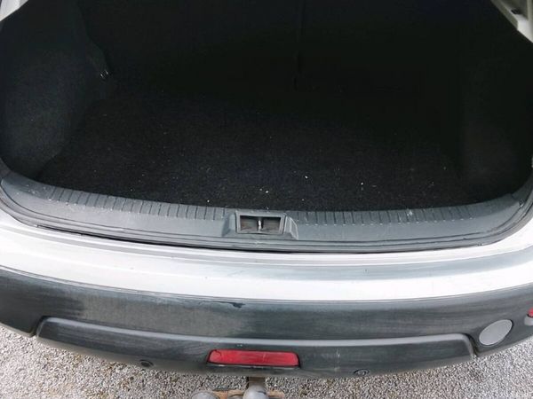 Nissan Qashqai Hatchback, Diesel, 2010, Silver