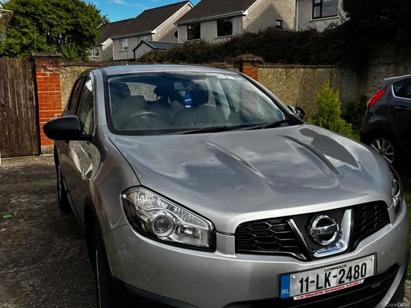 Nissan Qashqai Hatchback, Petrol, 2011, Silver