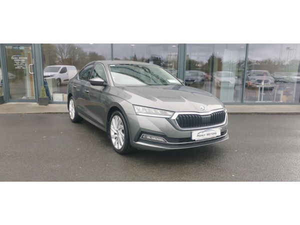 Skoda Octavia Hatchback, Petrol, 2023, Grey
