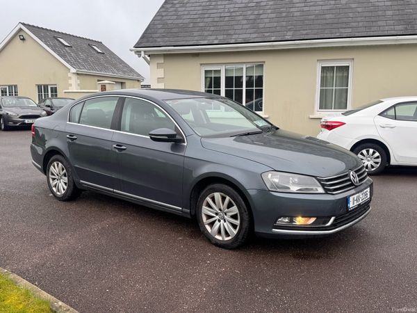 Volkswagen Passat Saloon, Diesel, 2011, Grey