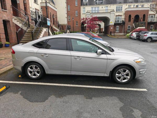 Ford Mondeo Hatchback, Diesel, 2013, Silver