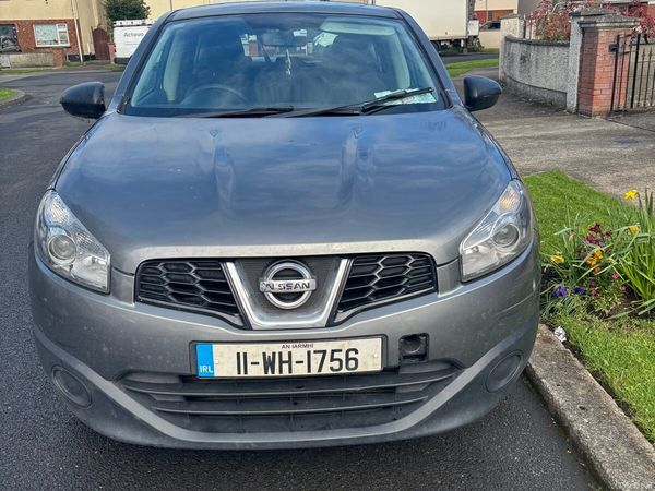 Nissan Qashqai Hatchback, Diesel, 2011, Grey