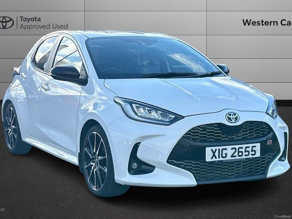 Toyota Yaris Hatchback, Petrol Hybrid, 2023, White