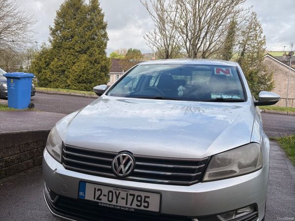 Volkswagen Passat Saloon, Diesel, 2012, Silver