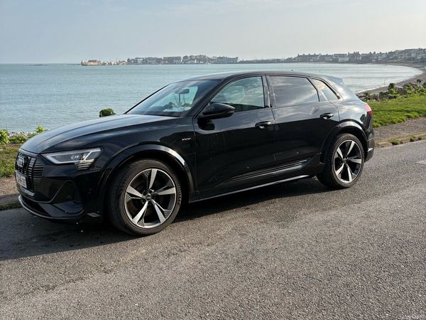 Audi e-tron Estate/Jeep, Electric, 2022, Black