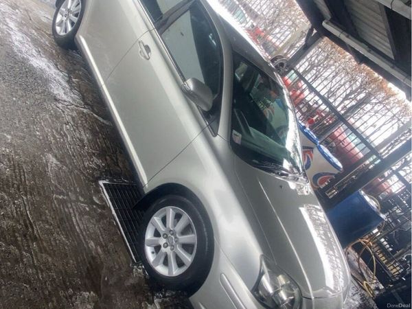 Toyota Avensis Saloon, Petrol, 2006, Silver