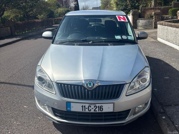 Skoda Fabia Hatchback, Petrol, 2011, Silver