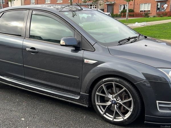 Ford Focus Hatchback, Petrol, 2007, Grey
