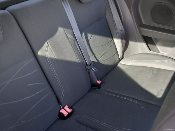 Ford Fiesta Hatchback, Diesel, 2015, White