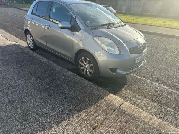 Toyota Yaris Hatchback, Petrol, 2007, Silver