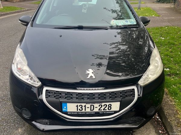 Peugeot 208 Hatchback, Petrol, 2013, Black