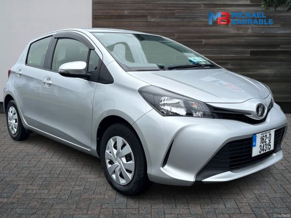 Toyota Yaris Hatchback, Petrol, 2016, Silver