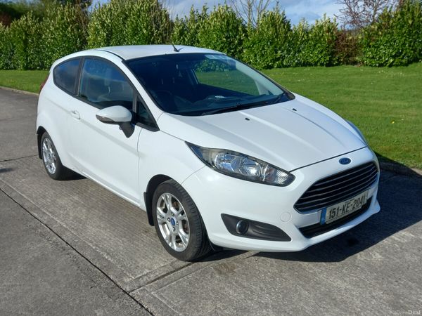 Ford Fiesta Hatchback, Diesel, 2015, White