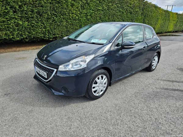 Peugeot 208 Hatchback, Petrol, 2015, Grey