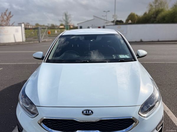 Kia Ceed Hatchback, Petrol, 2019, White