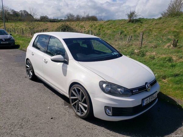 Volkswagen Golf Hatchback, Diesel, 2011, White