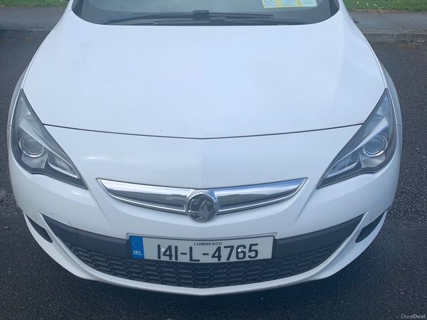 Vauxhall Astra Hatchback, Diesel, 2014, White