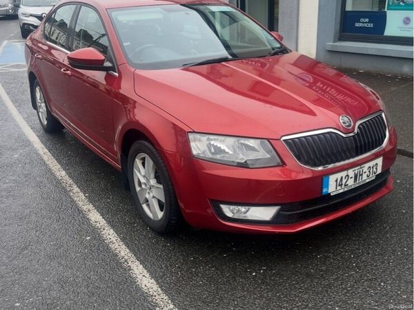 Skoda Octavia Saloon, Diesel, 2014, Red