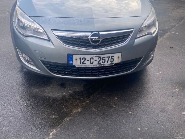 Opel Astra MPV, Diesel, 2012, Silver