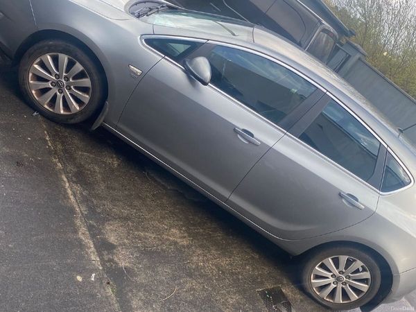 Opel Astra MPV, Diesel, 2012, Silver