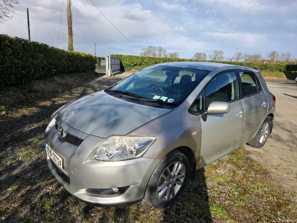 Toyota Auris Hatchback, Petrol, 2009, Silver