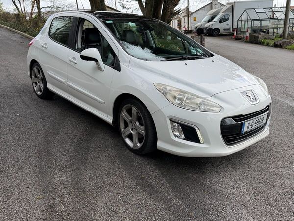 Peugeot 308 Hatchback, Diesel, 2011, White