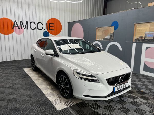 Volvo V40 Hatchback, Diesel, 2017, White