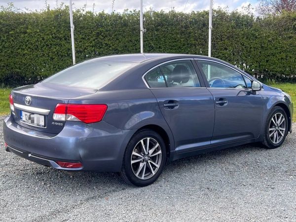 Toyota Avensis Saloon, Diesel, 2012, Blue