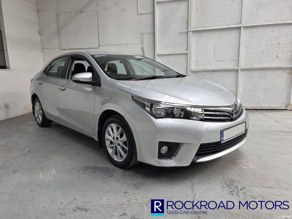 Toyota Corolla Saloon, Petrol, 2016, Silver
