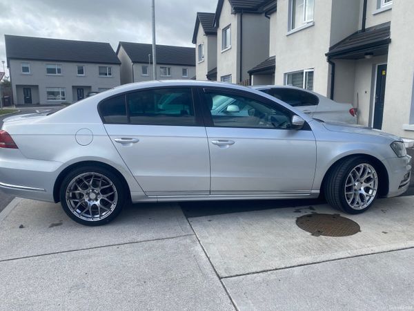 Volkswagen Passat Saloon, Diesel, 2013, Silver