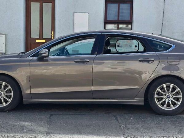 Ford Mondeo Hatchback, Diesel, 2015, Grey