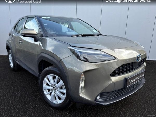 Toyota Yaris Cross Hatchback, Petrol Hybrid, 2024, Green
