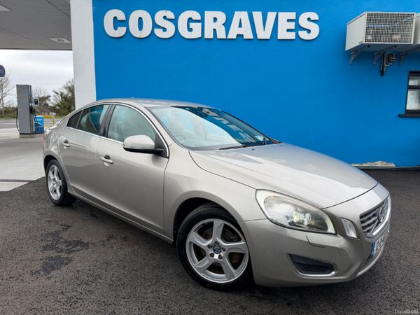 Volvo S60 Saloon, Diesel, 2012, Gold
