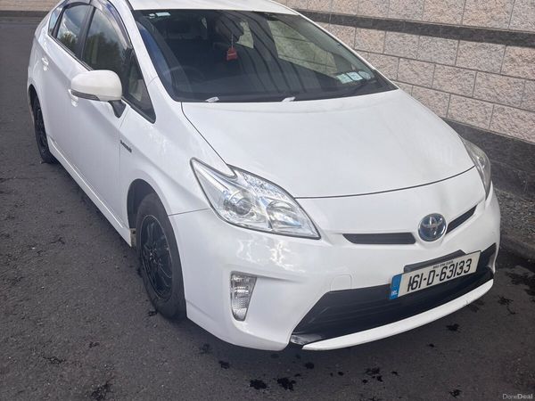 Toyota Prius Hatchback, Petrol Hybrid, 2016, White