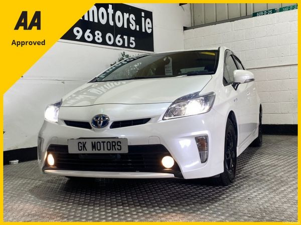 Toyota Prius Hatchback, Petrol Hybrid, 2015, White