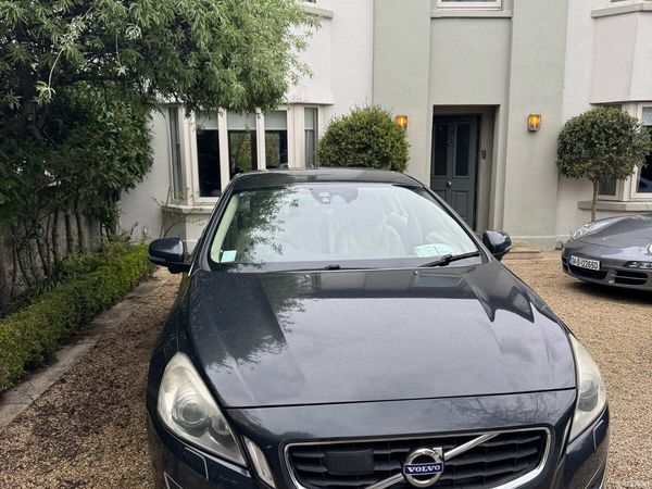 Volvo S60 Saloon, Diesel, 2010, Black