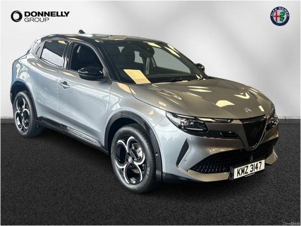 Alfa Romeo Junior Hatchback, Petrol, 2026, 