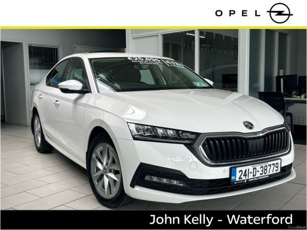 Skoda Octavia Saloon, Petrol, 2024, White