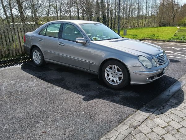Mercedes-Benz E-Class Saloon, Petrol, 2005, Silver