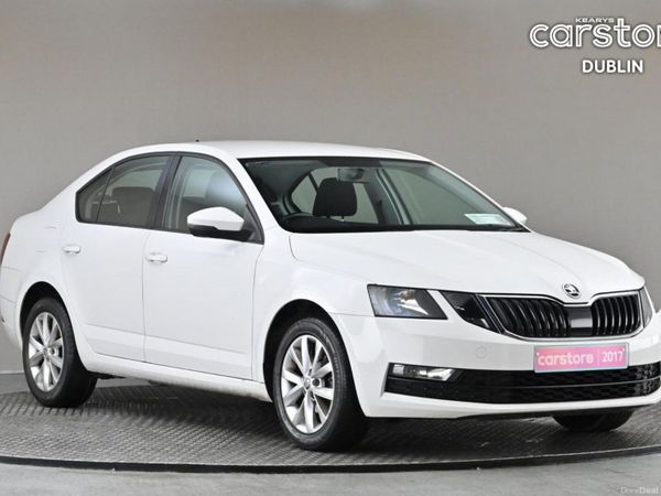 Skoda Octavia Hatchback, Petrol, 2017, White