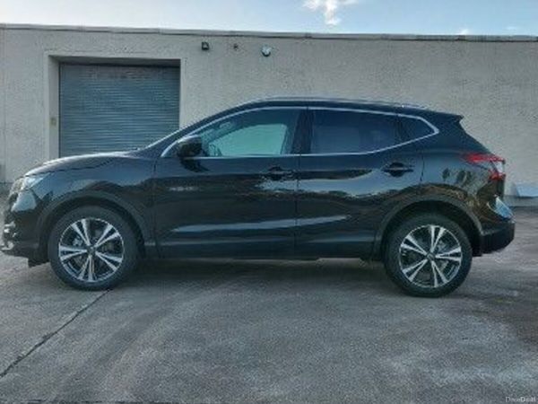 Nissan Qashqai Hatchback, Diesel, 2018, Black